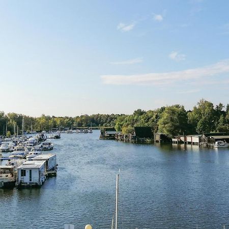 2 Bedroom Cozy Apartment In Rechlin Eksteriør billede
