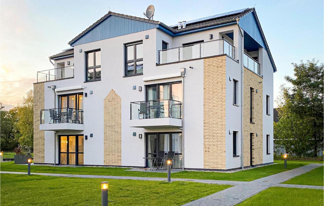 2 Bedroom Cozy Apartment In Rechlin Eksteriør billede